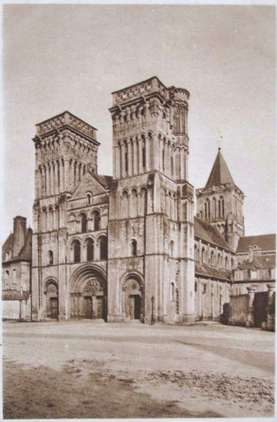14-Caen-abbaye.jpg
