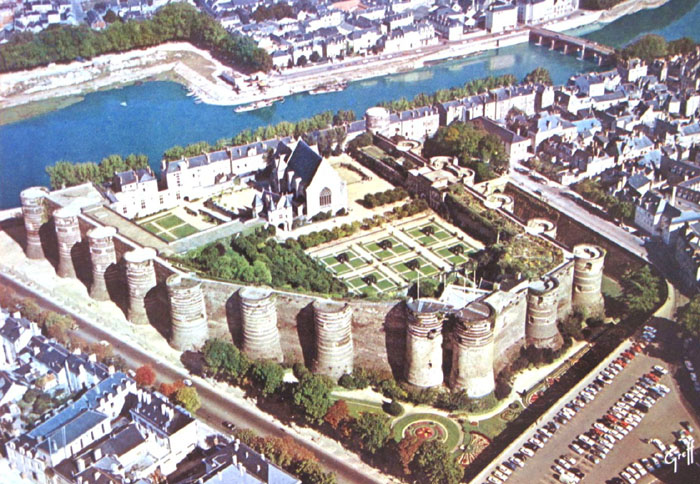 49-Angers-chateau-.jpg