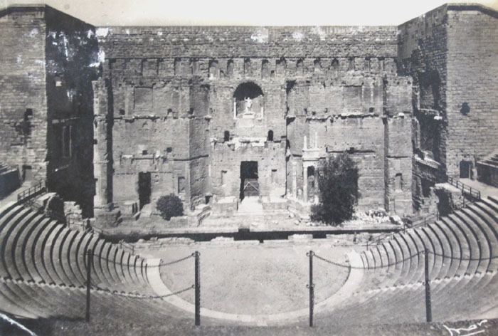 83-Orange-theatre-romain-1953.jpg