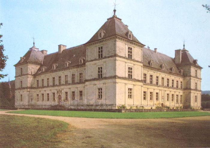 89-Ancy-le-Franc-chateau.jpg